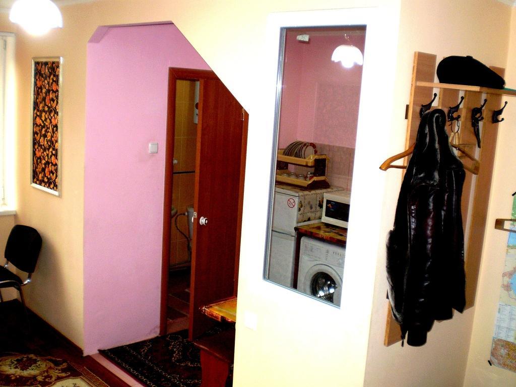 "City Center Chkalov-Sadovaya: Two-Story Wi-Fi House" Mykolaiv Room photo