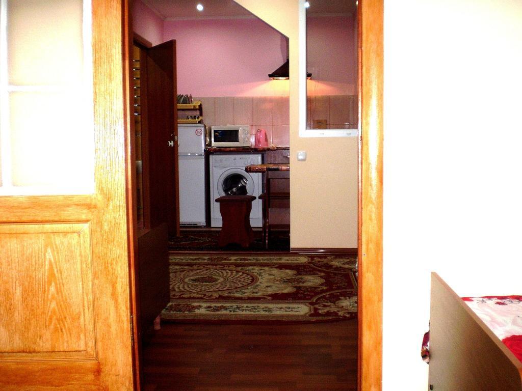 "City Center Chkalov-Sadovaya: Two-Story Wi-Fi House" Mykolaiv Room photo