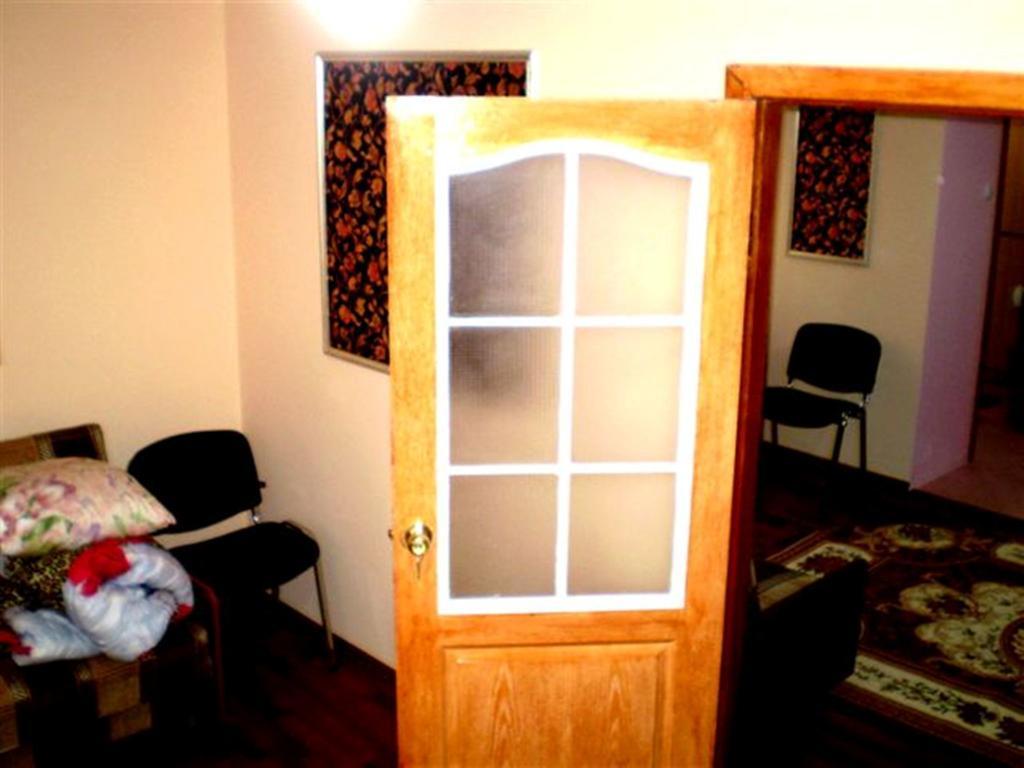 "City Center Chkalov-Sadovaya: Two-Story Wi-Fi House" Mykolaiv Room photo
