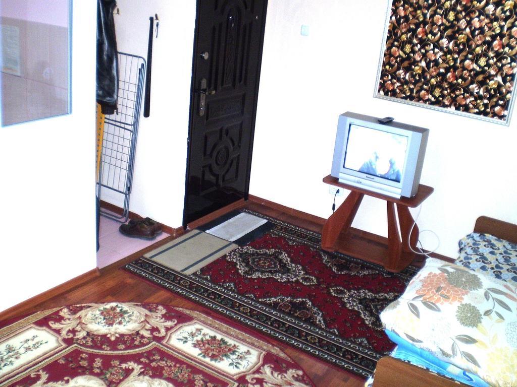 "City Center Chkalov-Sadovaya: Two-Story Wi-Fi House" Mykolaiv Room photo