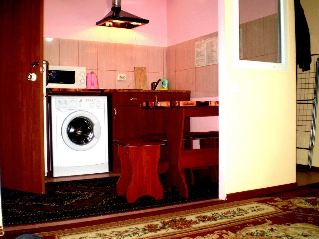 "City Center Chkalov-Sadovaya: Two-Story Wi-Fi House" Mykolaiv Room photo